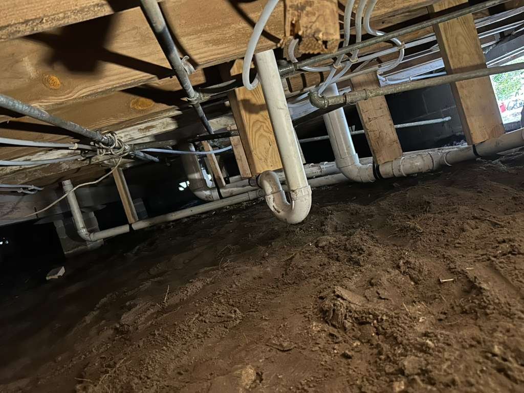 Reemplazo de tubería bajo la casa (Crawlspace)